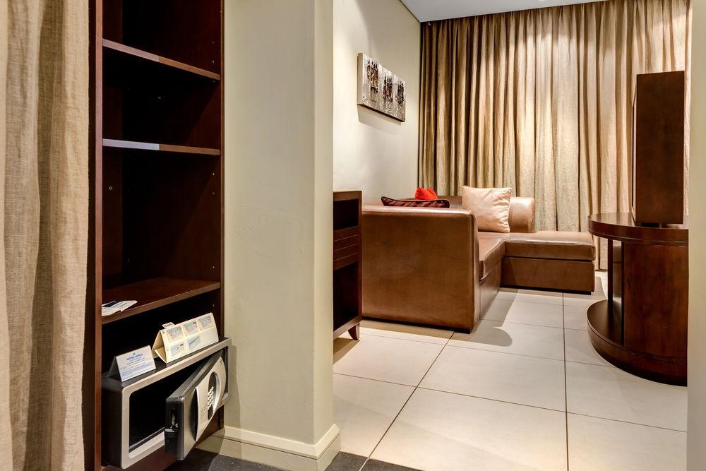 โปรเทีย โฮเทล บาย แมริออท ทรานสิต โออาร์ แทมโบ แอร์พอร์ต Hotel เคมป์ตัน พาร์ค ภายนอก รูปภาพ