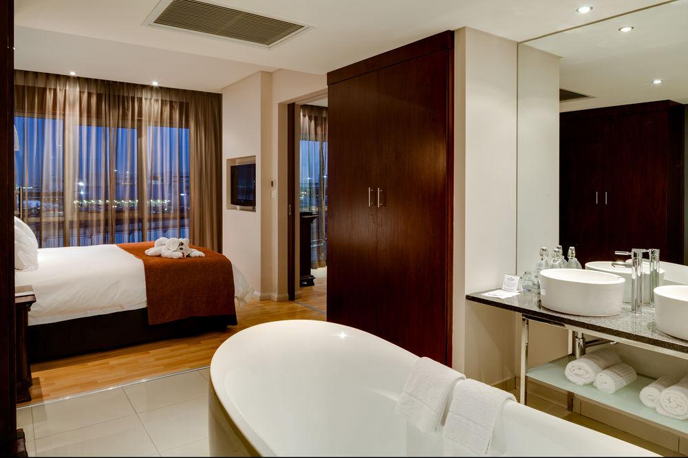 โปรเทีย โฮเทล บาย แมริออท ทรานสิต โออาร์ แทมโบ แอร์พอร์ต Hotel เคมป์ตัน พาร์ค ภายนอก รูปภาพ