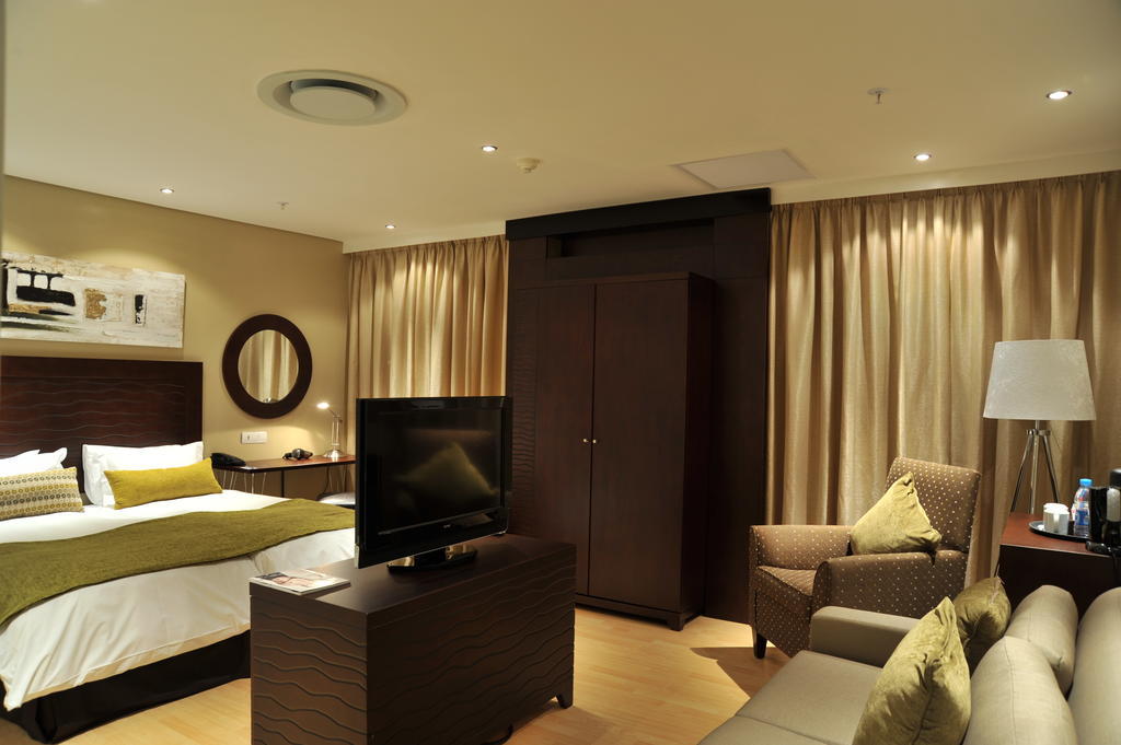 โปรเทีย โฮเทล บาย แมริออท ทรานสิต โออาร์ แทมโบ แอร์พอร์ต Hotel เคมป์ตัน พาร์ค ภายนอก รูปภาพ