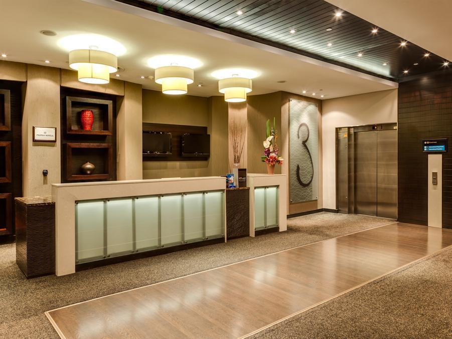 โปรเทีย โฮเทล บาย แมริออท ทรานสิต โออาร์ แทมโบ แอร์พอร์ต Hotel เคมป์ตัน พาร์ค ภายนอก รูปภาพ