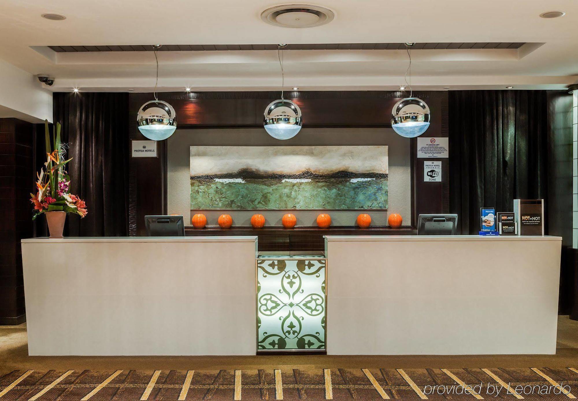 โปรเทีย โฮเทล บาย แมริออท ทรานสิต โออาร์ แทมโบ แอร์พอร์ต Hotel เคมป์ตัน พาร์ค ภายนอก รูปภาพ