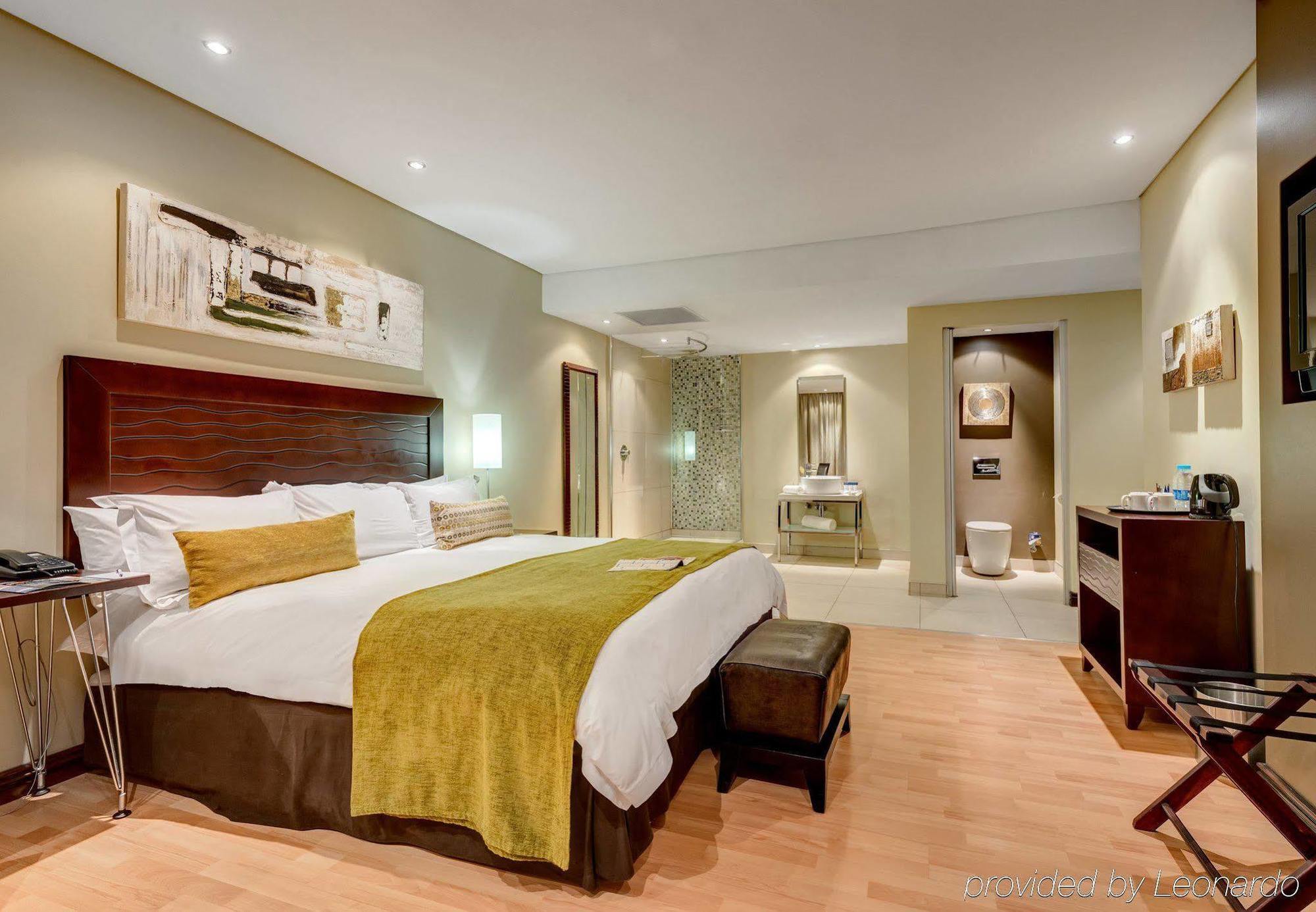 โปรเทีย โฮเทล บาย แมริออท ทรานสิต โออาร์ แทมโบ แอร์พอร์ต Hotel เคมป์ตัน พาร์ค ภายนอก รูปภาพ
