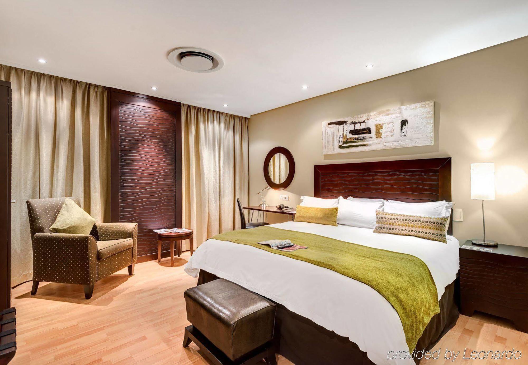 โปรเทีย โฮเทล บาย แมริออท ทรานสิต โออาร์ แทมโบ แอร์พอร์ต Hotel เคมป์ตัน พาร์ค ภายนอก รูปภาพ