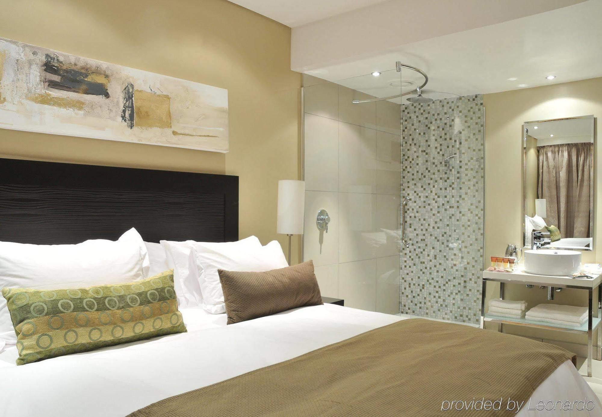 โปรเทีย โฮเทล บาย แมริออท ทรานสิต โออาร์ แทมโบ แอร์พอร์ต Hotel เคมป์ตัน พาร์ค ภายนอก รูปภาพ