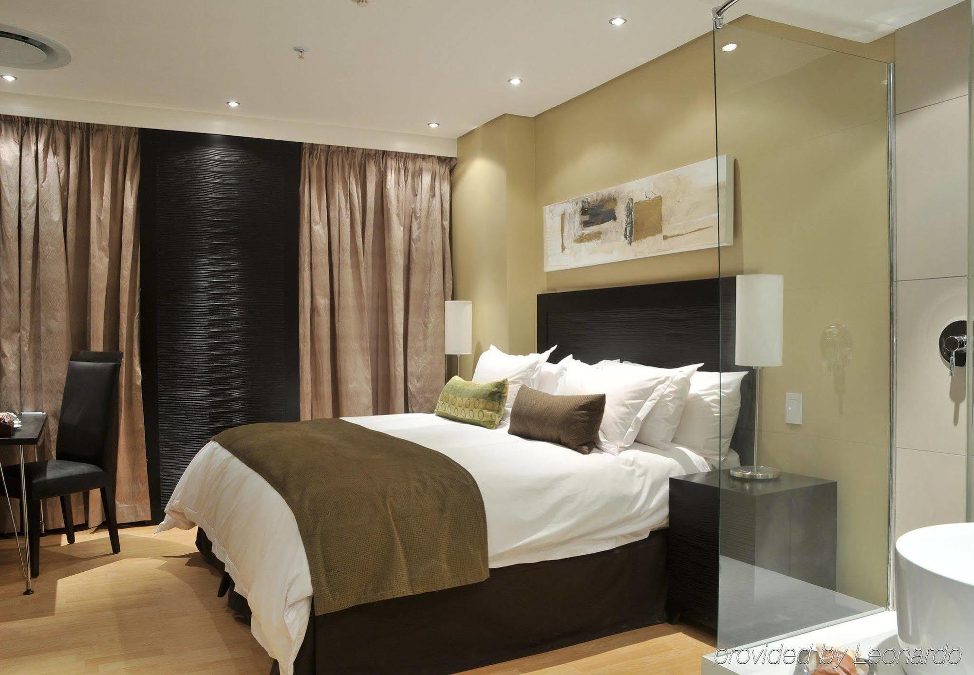 โปรเทีย โฮเทล บาย แมริออท ทรานสิต โออาร์ แทมโบ แอร์พอร์ต Hotel เคมป์ตัน พาร์ค ภายนอก รูปภาพ