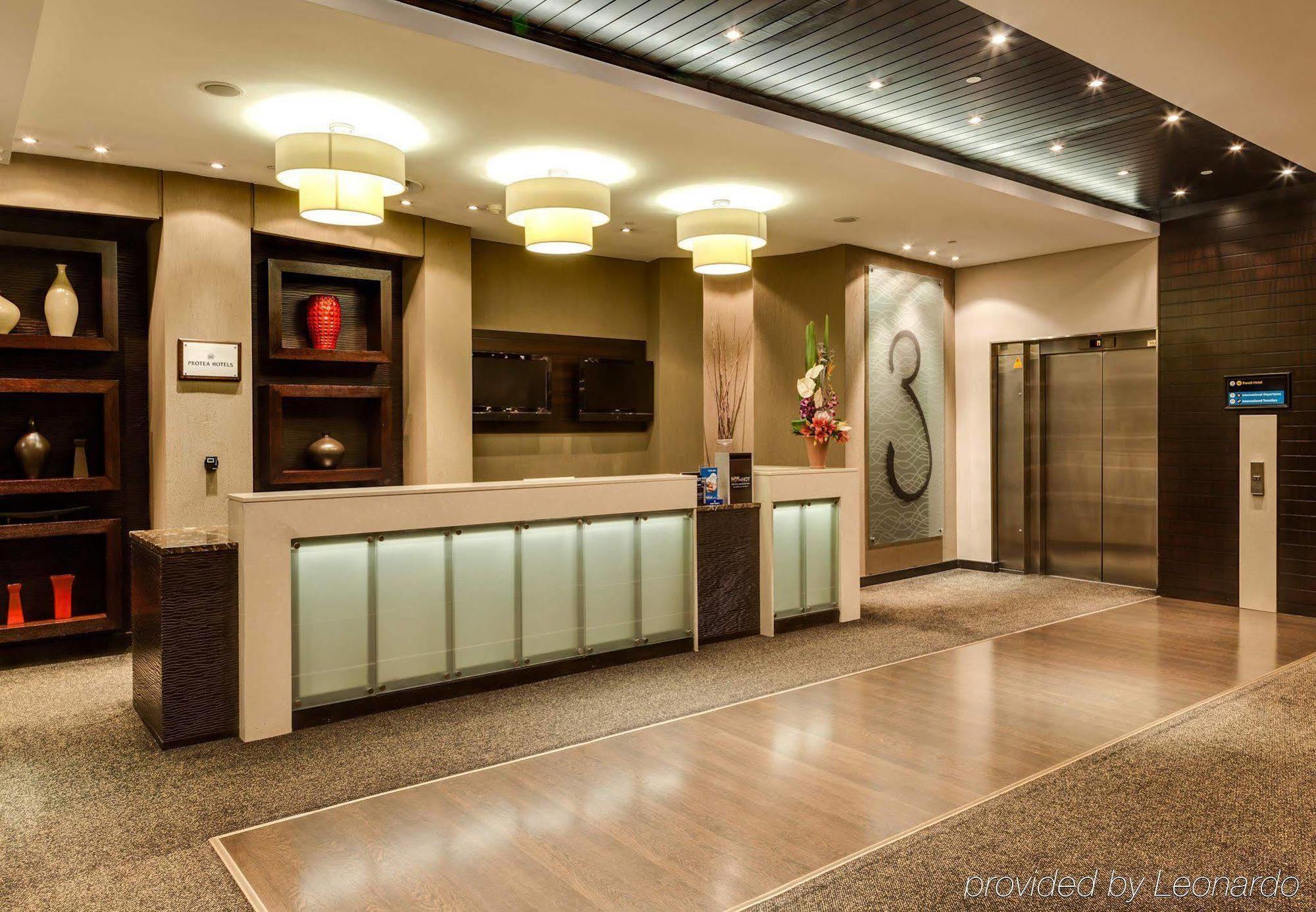 โปรเทีย โฮเทล บาย แมริออท ทรานสิต โออาร์ แทมโบ แอร์พอร์ต Hotel เคมป์ตัน พาร์ค ภายนอก รูปภาพ