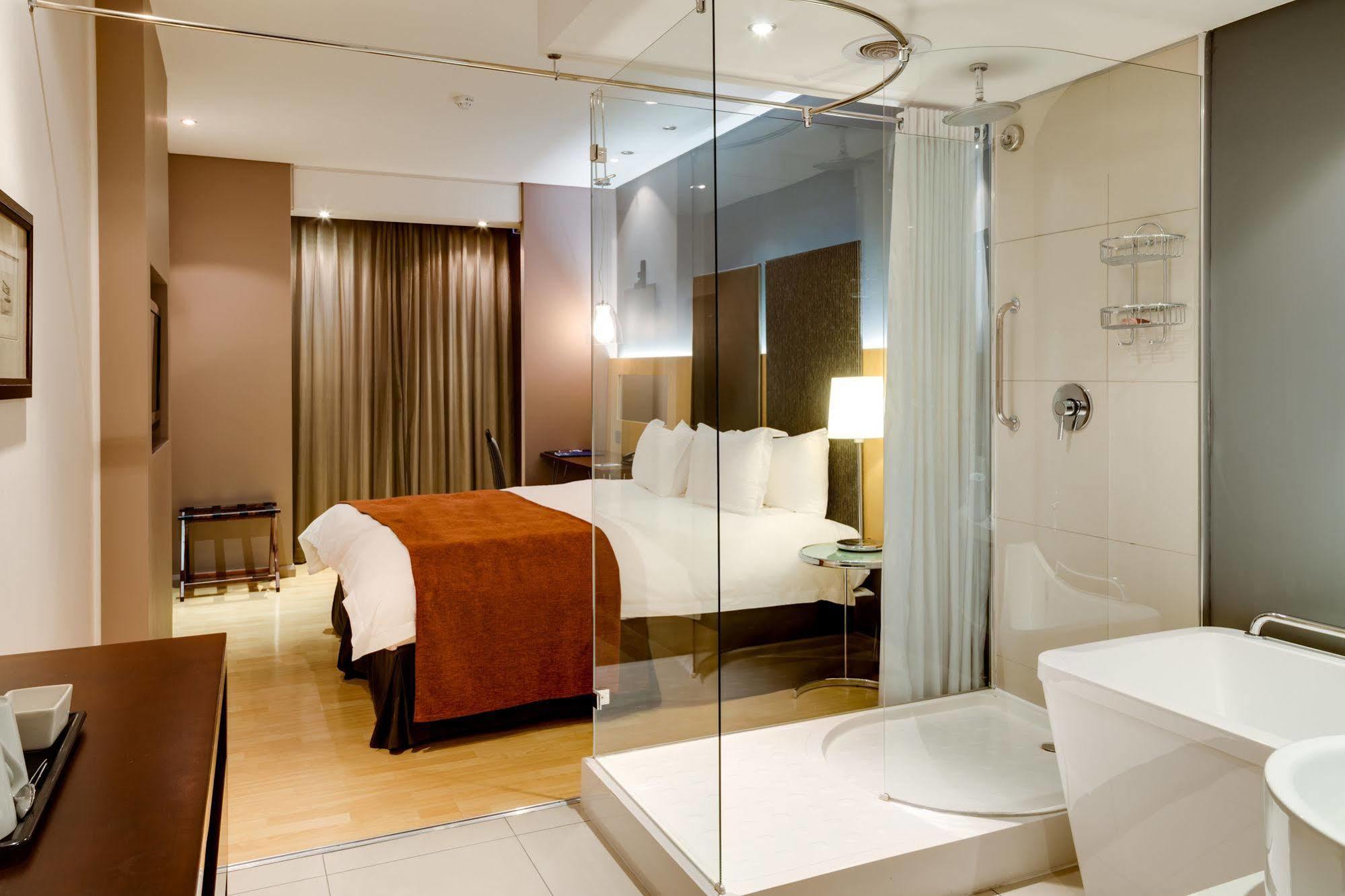 โปรเทีย โฮเทล บาย แมริออท ทรานสิต โออาร์ แทมโบ แอร์พอร์ต Hotel เคมป์ตัน พาร์ค ภายนอก รูปภาพ