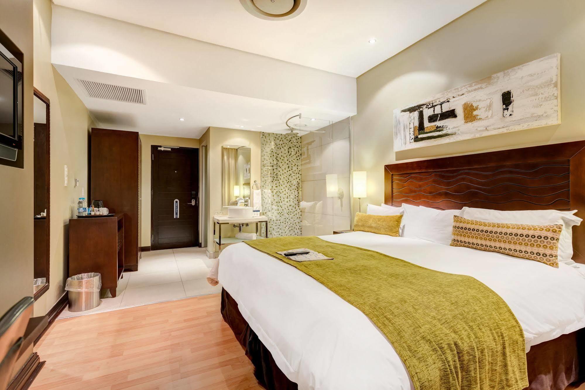 โปรเทีย โฮเทล บาย แมริออท ทรานสิต โออาร์ แทมโบ แอร์พอร์ต Hotel เคมป์ตัน พาร์ค ภายนอก รูปภาพ