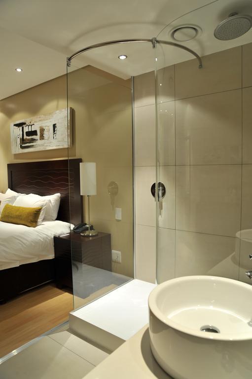 โปรเทีย โฮเทล บาย แมริออท ทรานสิต โออาร์ แทมโบ แอร์พอร์ต Hotel เคมป์ตัน พาร์ค ภายนอก รูปภาพ